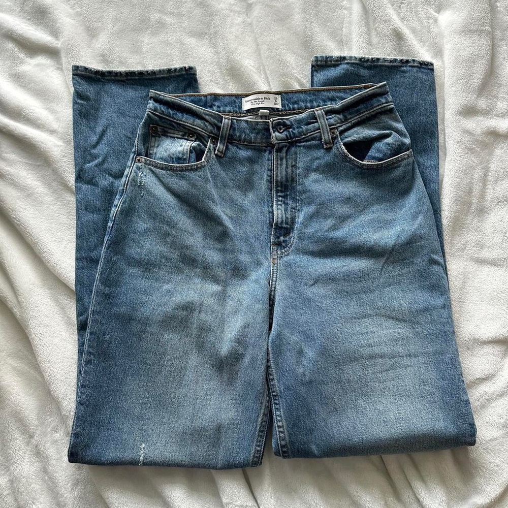 ABERCROMBIE CURVE LOVE 90S STRAIGHT JEANS